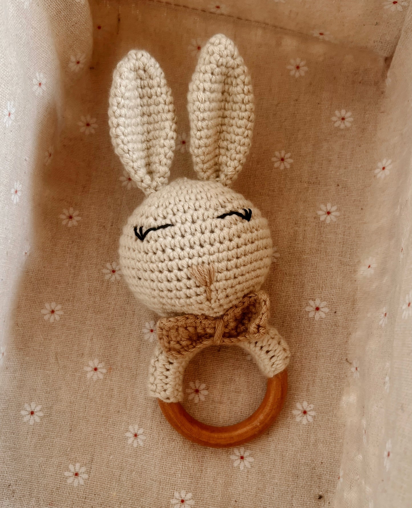 Sonajero de Conejito Beige